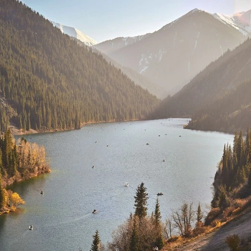 Lower Kolsai Lake - Desde Viewpoint, Kazakhstan