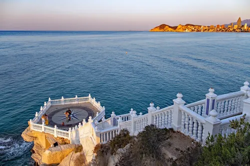 Mirador del Castell - Balcó de la Mediterrània - Desde Plaça del Castell, Spain