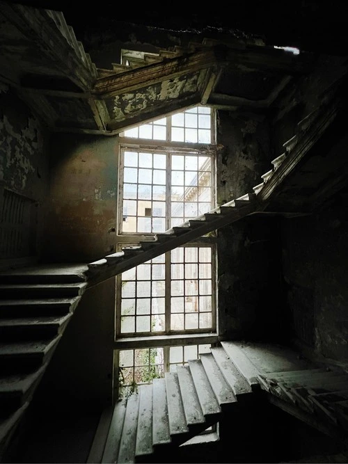 Sanatorium Medea - Aus Stairs, Georgia