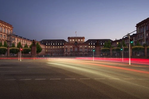Barockschloss Mannheim - Aus Ampel Fußgängerüberweg, Germany