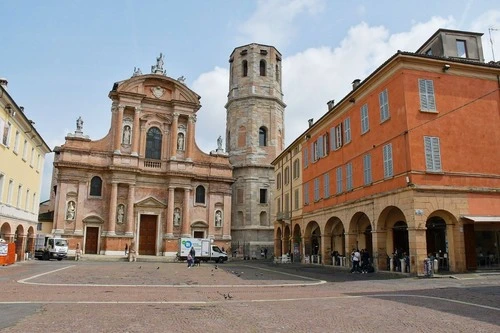 Basilica & Torre di San Prospero - Z Piazza di San Prospero, Italy