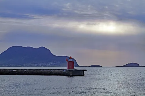 Molja Lighthouse - Von Monument of the People Going to England During 2nd World War, Norway