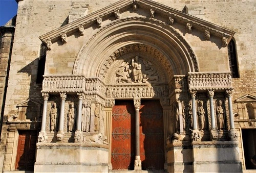 Saint Trophime - Da Place Republique, France