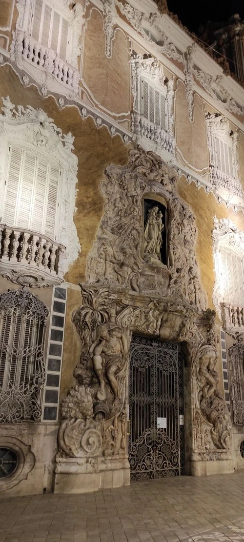 Museo Nacional de Cerámica y Artes Suntuarias - Aus Outside, Spain