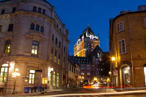 Fairmont Le Château Frontenac - Aus Saint François de Laval Monument, Canada