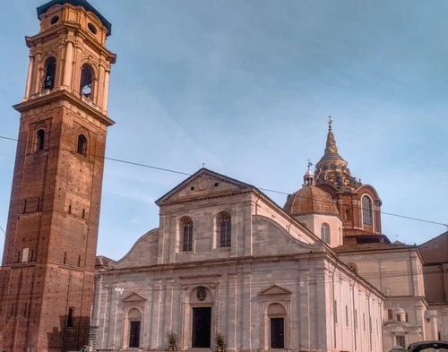 Cattedrale di Santa Giovanni Battista - Desde Front, Italy