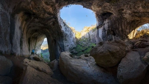 Aitzulo - Frá Inside, Spain