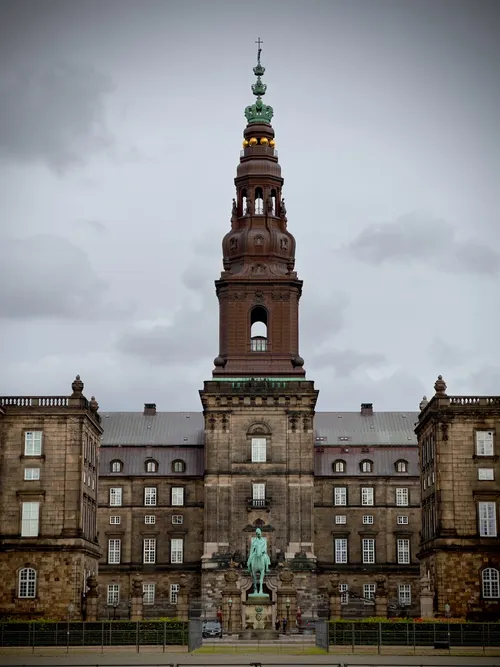 Christiansborg Palace - Depuis Marmorbroen, Denmark