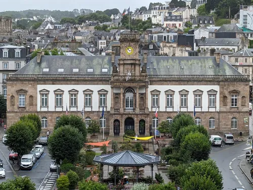 Hotel De Ville - Desde Viaduc, France