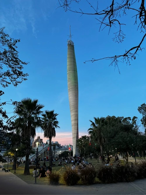 Faro del Bicentenario - Depuis Parque Sarmiento, Argentina