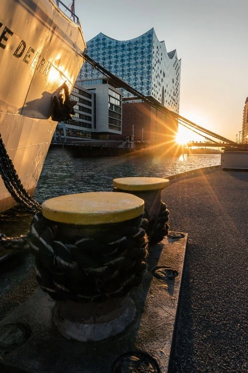 Elbphilharmonie - Dari Bootssteg Sandtorkai, Germany