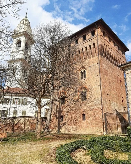 Castello di Cavour - Depuis Dal Parco, Italy