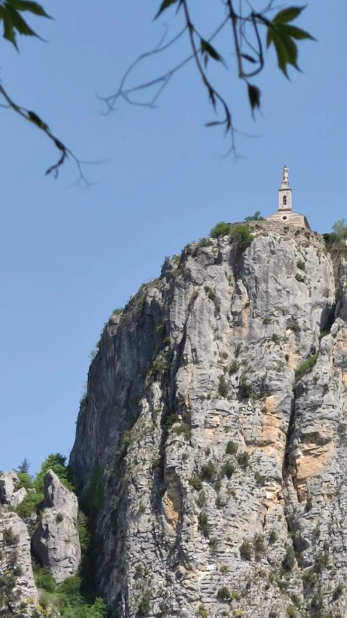 Le Roc au Serre - Od Rue nationale, France