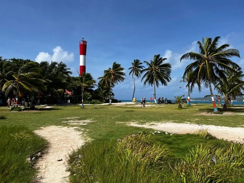 Faro Haynes Cay - Desde White Wata Beach, Colombia