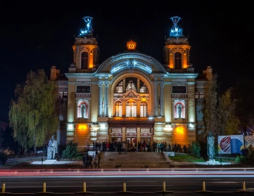 Opera Nationala Cluj - Desde Bulevardul Eroilor, Romania