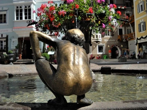 Fontana - Aus Strada Rezia, Italy