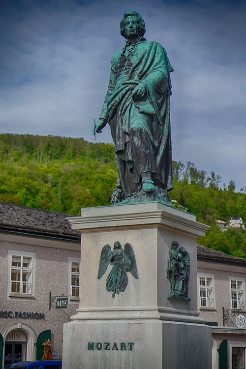 Mozart-Statue - De Mozart-Platz, Austria