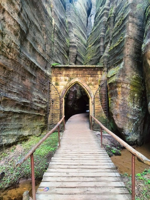 Gotycka Brama - Desde Adershpach, Czechia