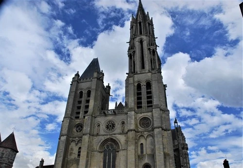 Cattedrale di Notre Dame - Din Front, France