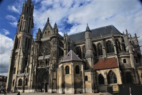 Cattedrale di Notre Dame - From Place Notre Dame, France