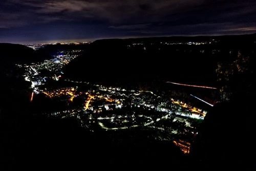 Unterhausen bei Nacht - Dari Vom Hauff Denkmal auf dem Lichtenstein aus, Germany