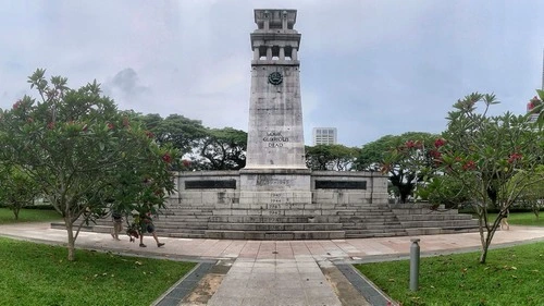 Our glorious Dead Monument - From Esplanade Park, Singapore