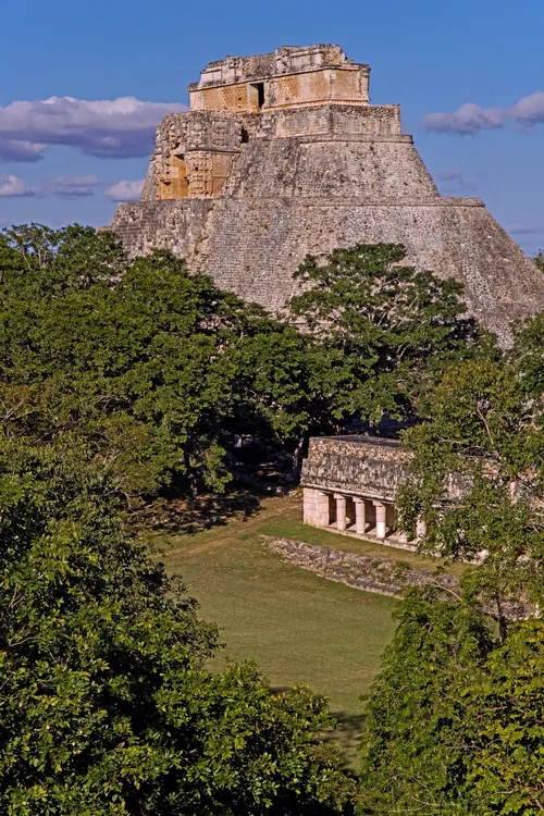 Pyramid of Adivino - Từ Across the plaza, Mexico