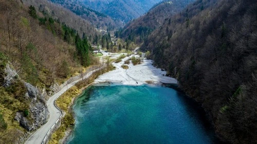 Laghetto di Cassiglio - Aus Drone, Italy