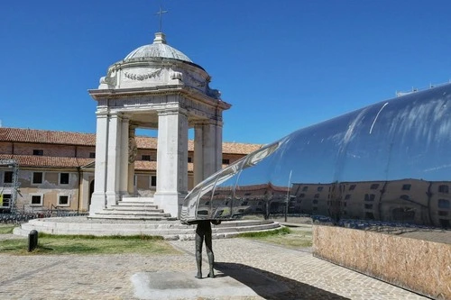 Mole Valvitelliana - Aus Inside, Italy