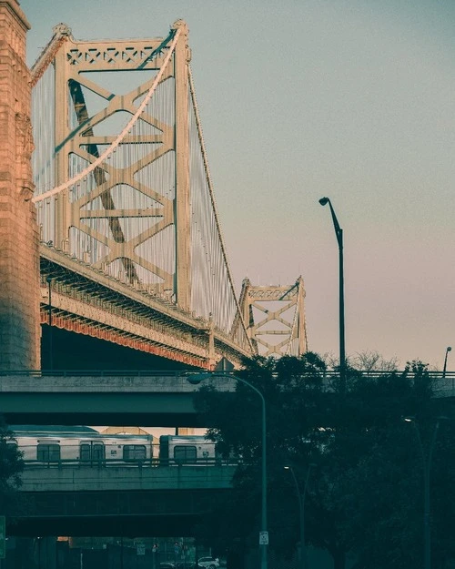 Benjamin Franklin Bridge - Z Race street, United States