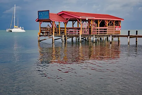 Burgers & Paradise - Belize