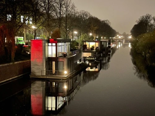 Floating Houses - Desde Wartenaubrücke, Germany