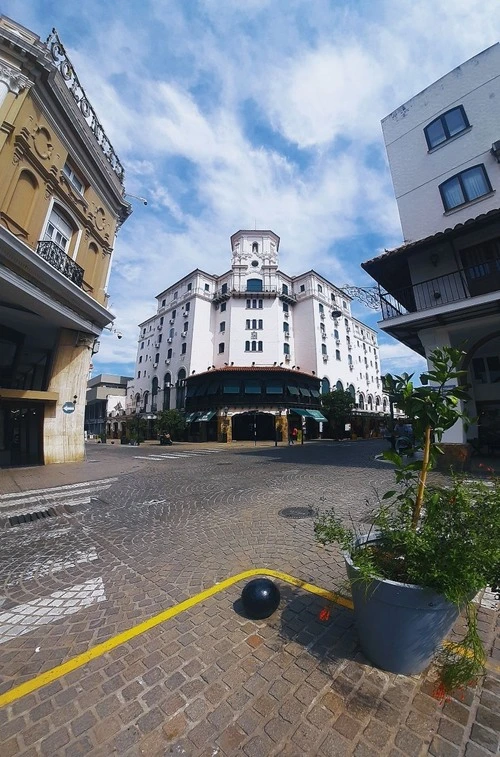 Hotel Salta - Desde Plaza 9 De Julio, Argentina