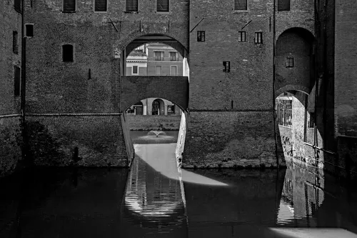 Estense Castle - Desde Lago, Italy