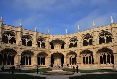 Mosteiro dos Jerónimos - Aus Courtyard, Portugal