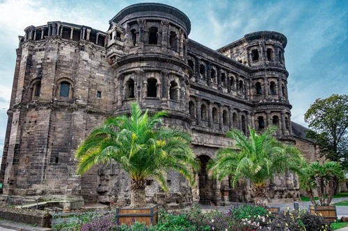 Porta-Nigra - Desde Porta-Nigra-Platz, Germany