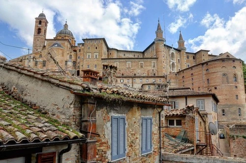 Cattedrale di Santa Maria Assunta - Aus Urbino Park, Italy