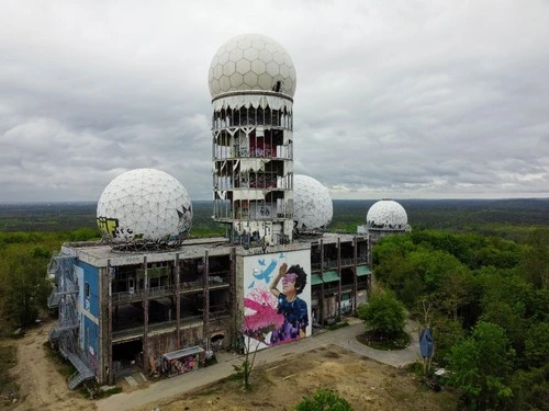 Teufelsberg - Field Station Berlin - Desde Drone, Germany
