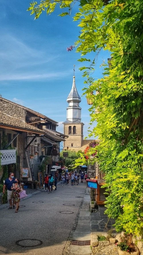 Saint Pancrace Church - Desde Rue de l'Église, France