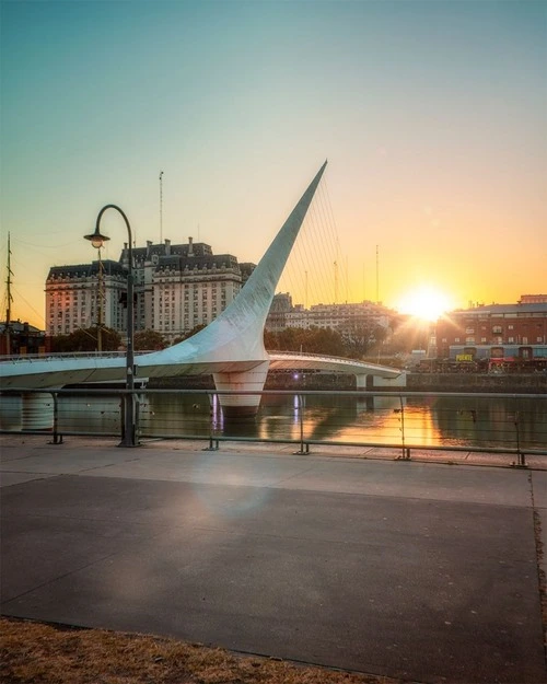 Puente de la Mujer - از جانب East Side, Argentina