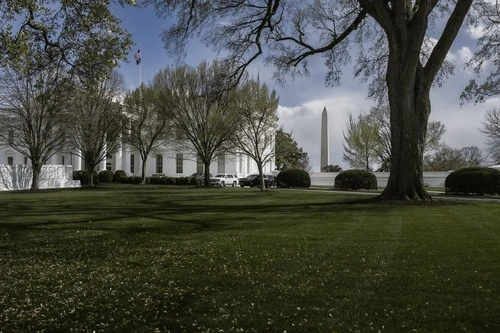 The White House - From North Lawn looking south, United States
