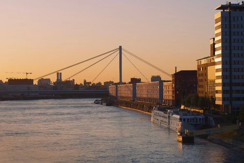 Mannheimer Hafen - Desde Konrad-Adenauer-Brücke, Germany