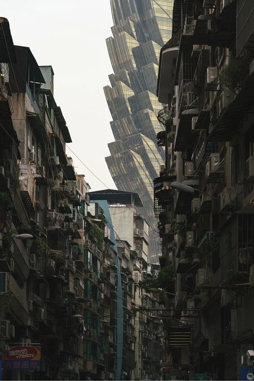 Grand Lisboa - Aus R. Nova a Guia street, Macao