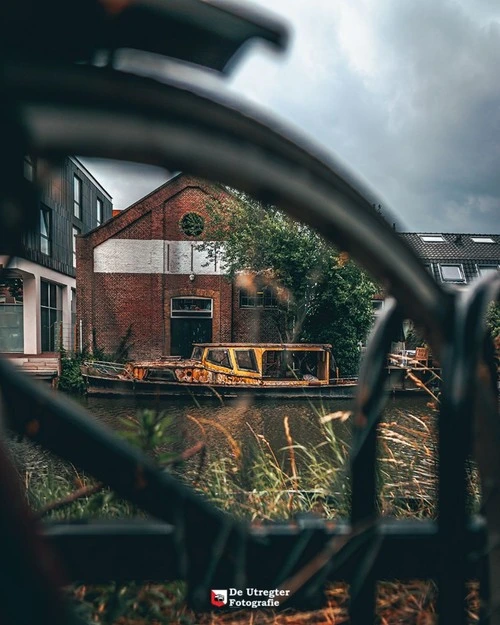 Old Boat - Aus Jutfaseweg Street, Netherlands