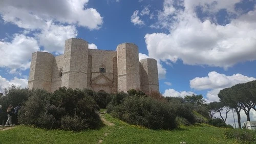 Castel del Monte - Aus Path, Italy
