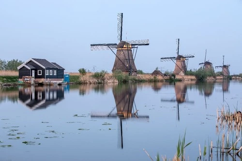 Unesco Werelderfgoed Kinderdijk Molens - Depuis Paved footpath, Netherlands
