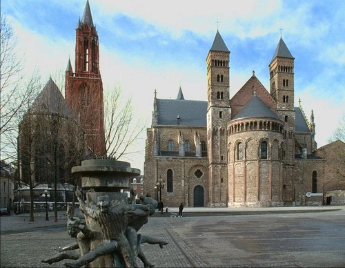 Basilica of Saint Servatius - От Vrijthof monument, Netherlands