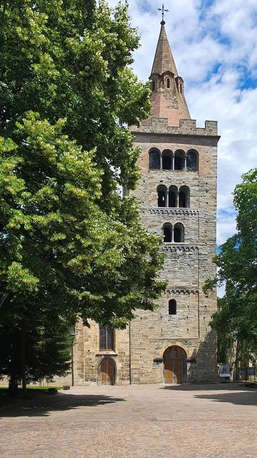 Cathédrale de Notre-Dame de Sion - Aus Rue de la Tour, Switzerland