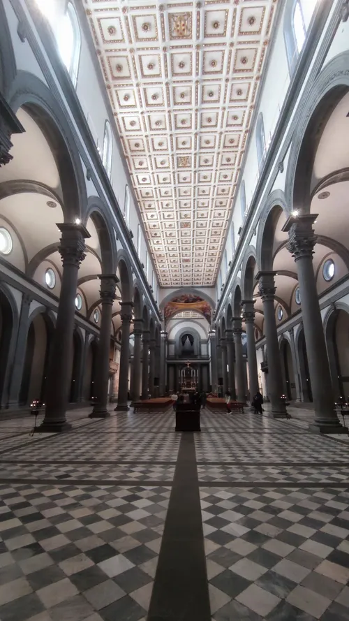 Basilica di San Lorenzo - De Inside, Italy
