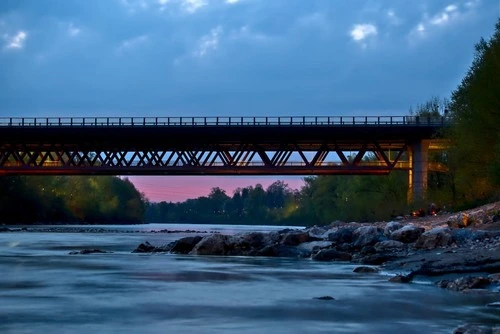 Autobahnbrücke - Desde Ufer, Austria